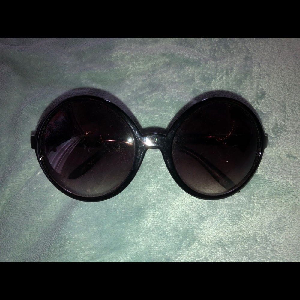 Circle Rim Sunglasses - Picture 2 of 3